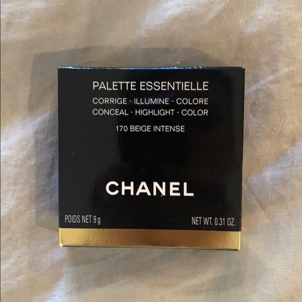 Chanel conceal/ highlight/ color compact